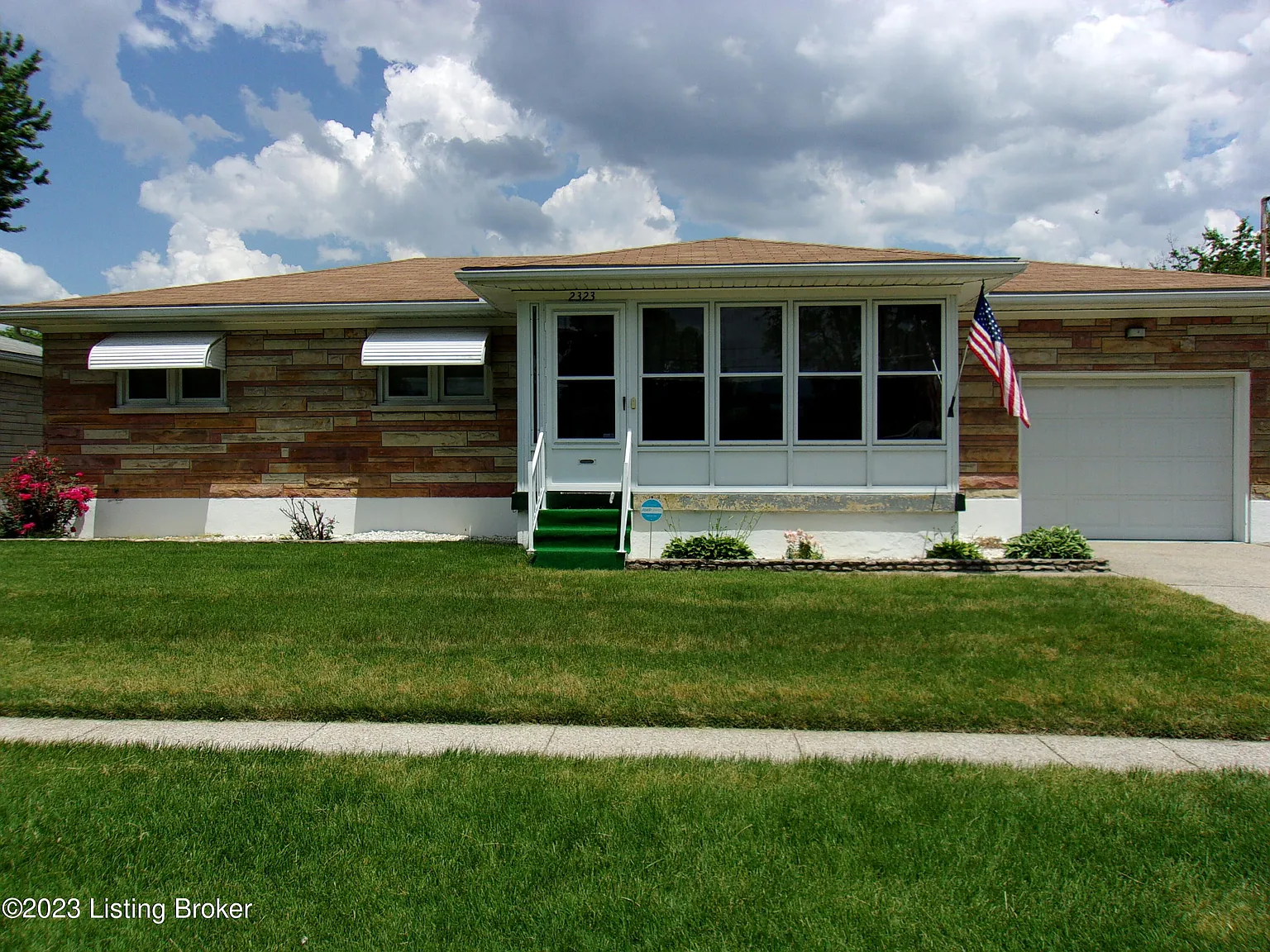 2323 Perth Dr photo 1
