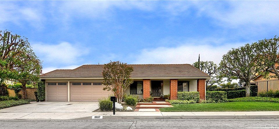 1st image of 2037 Palma Dr