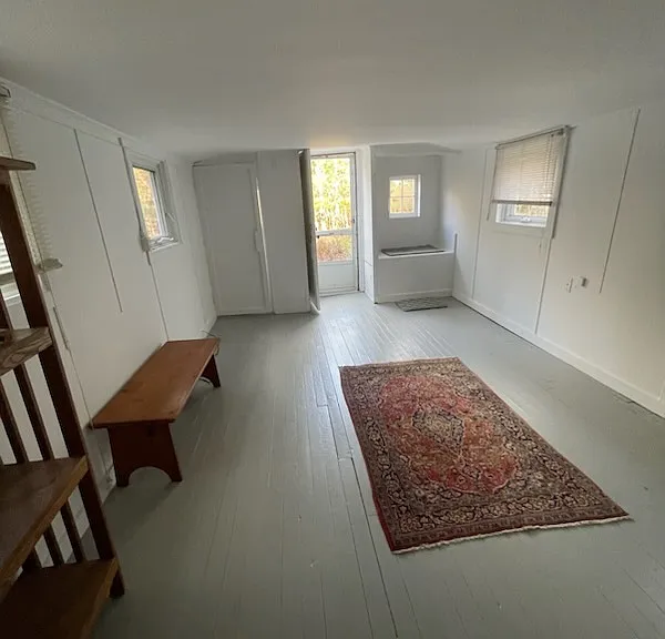 24 Hasbrouck Ln — Photo 1