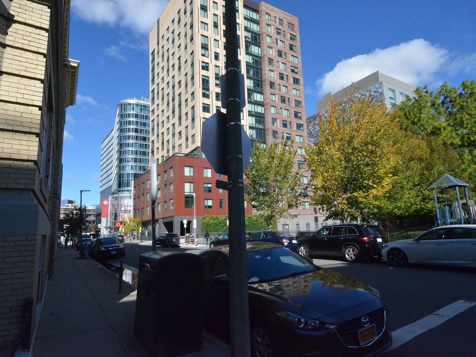 2 bed, 999 sqft, $2,700 — Photo 2