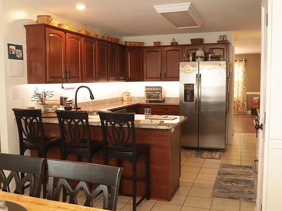 5th image of 610 Oxford Rd