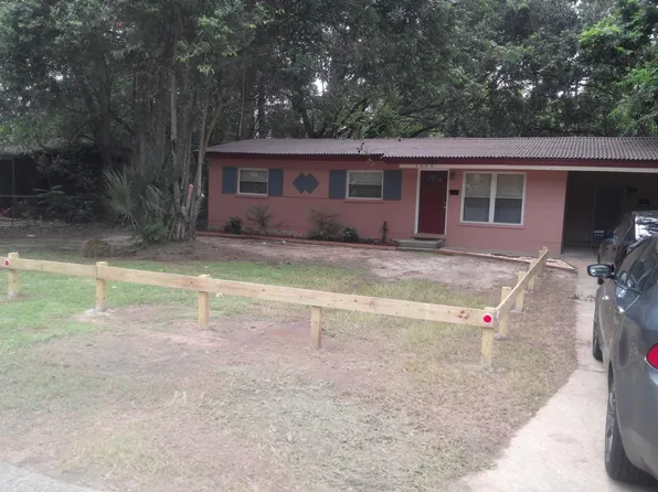 1810 Atkamire Dr, Tallahassee, FL 32304
