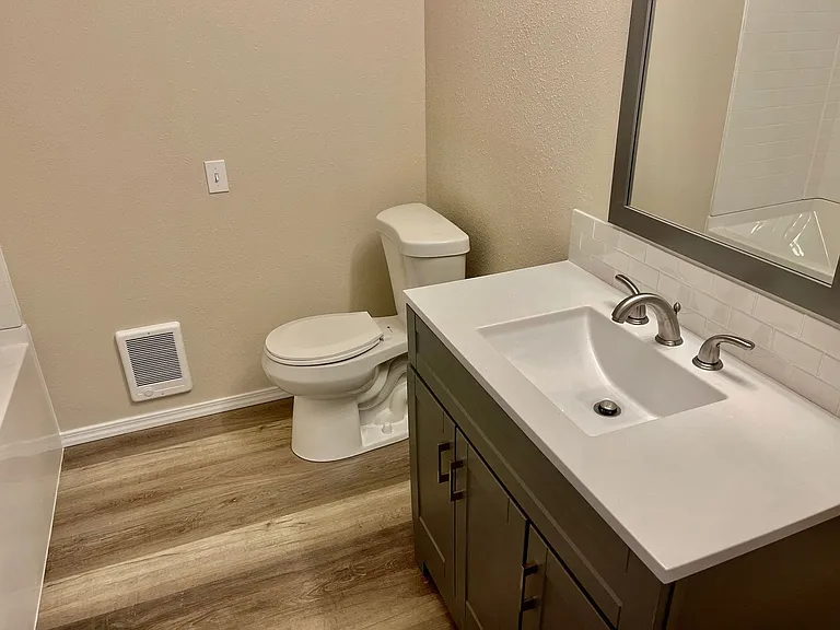 225 E Westview Ave — Photo 11