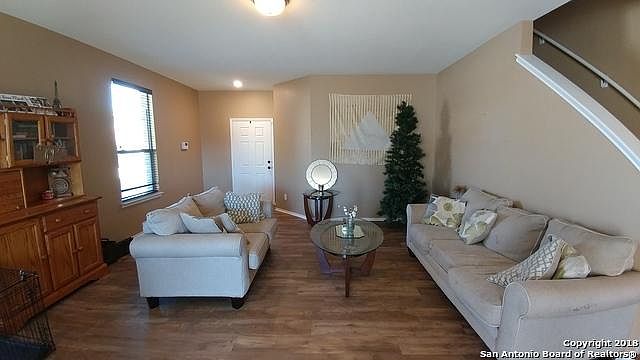 1st image of 1418 Hummingbird Court