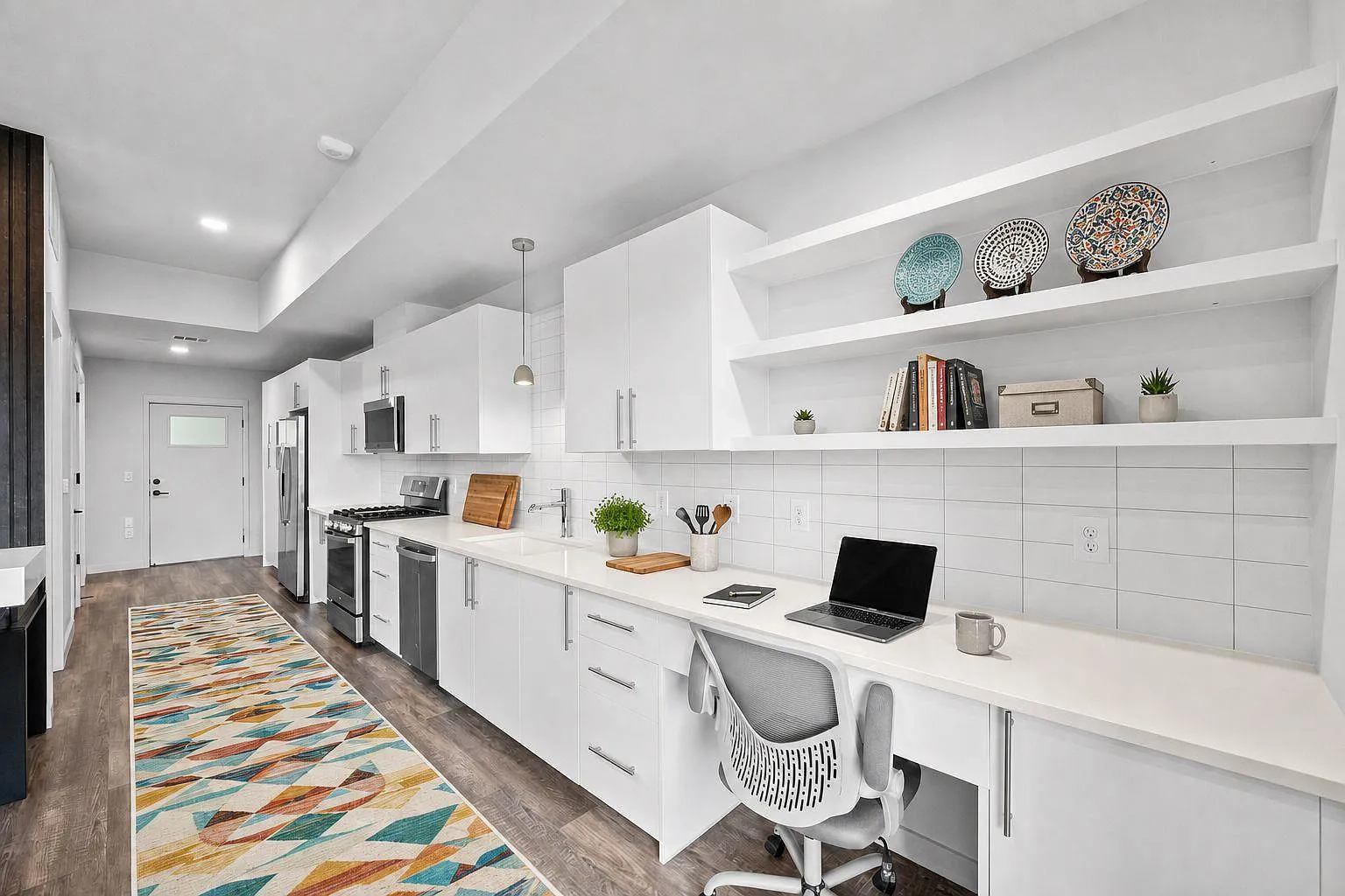 1 bed, 1.0 bath, 675 sqft, $1,600 — Photo 1