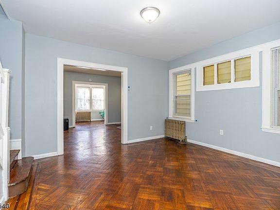 5th image of 155 Paine Ave