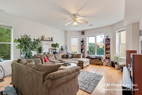 1022.3 N Damen Ave #14 Photo 1