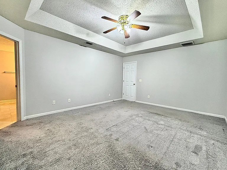 1130 Montclair Dr — Photo 15