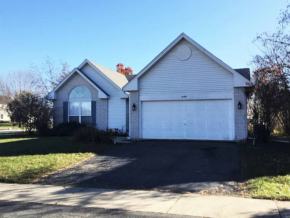 546 Lakeview Dr