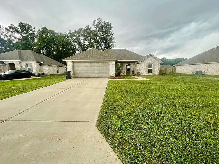 115 Allie Ln — Photo 2