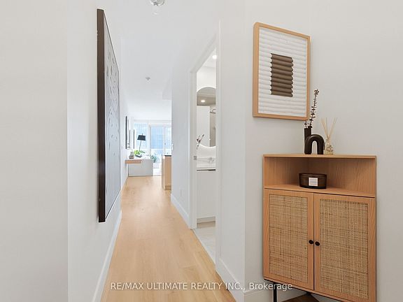 2nd image of 8 York St #3505