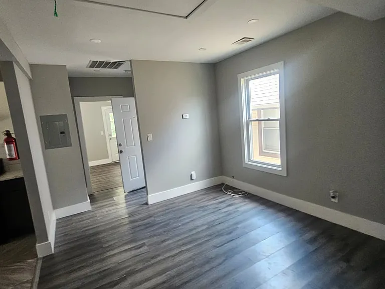 549-551 Scotland Rd #2 — Photo 6