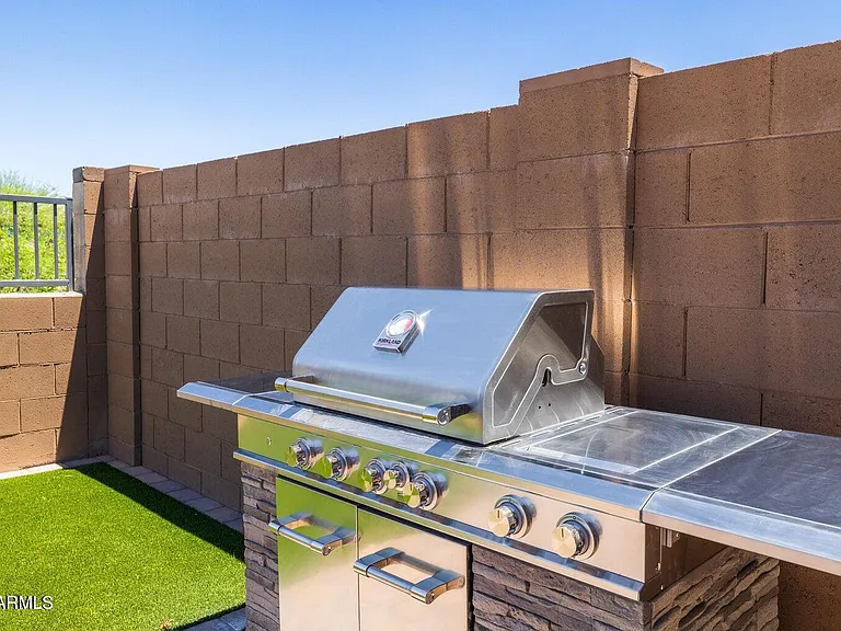 8924 W Solano Dr — Photo 29