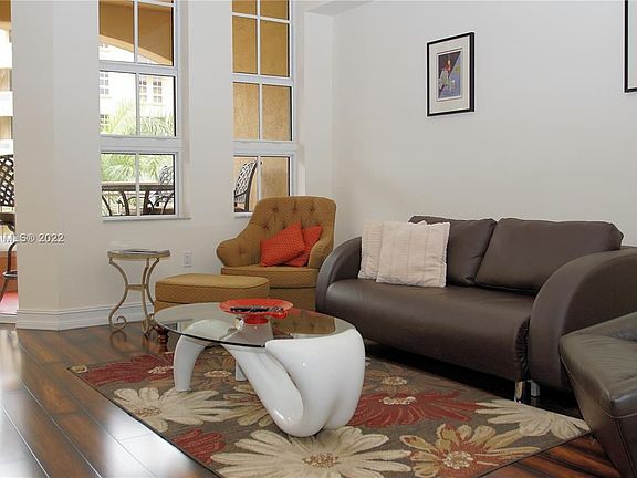 2nd image of 3001 NE 185th St APT 428