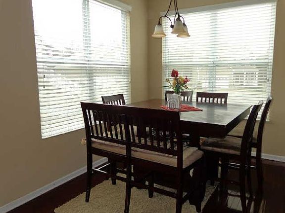 5th image of 1808 Looking Glass Ln