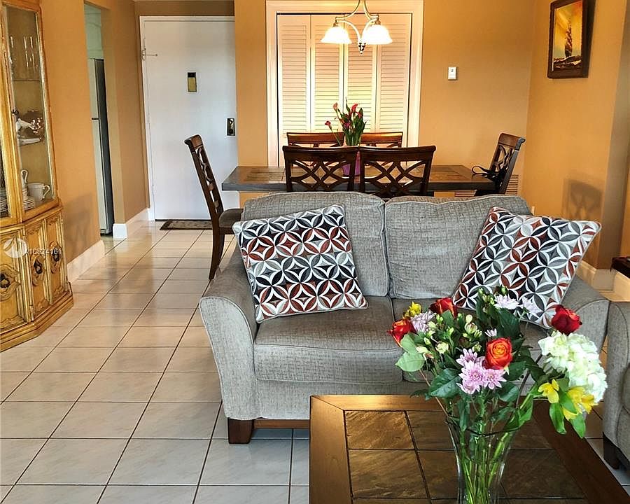 1st image of 4350 Hillcrest Dr APT 1007