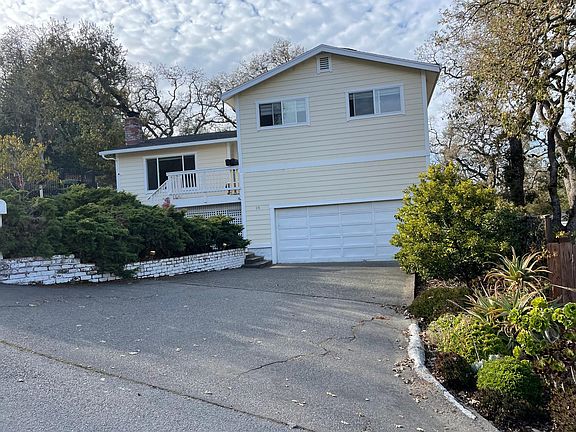 5th image of 10 Oak Park Dr