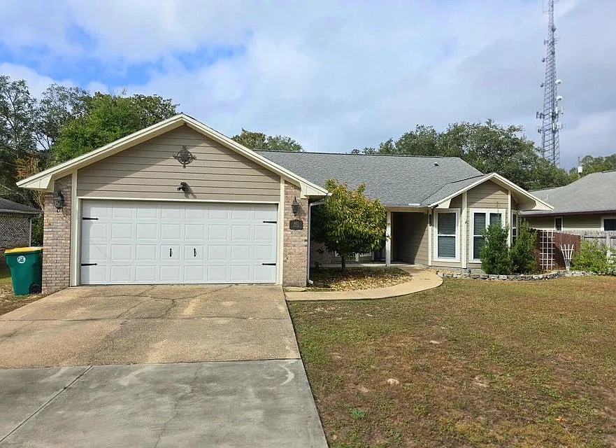 3 bed, 1811 sqft, $2,450 — Photo 1