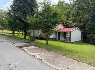 884 S Main St, Philippi, WV 26416