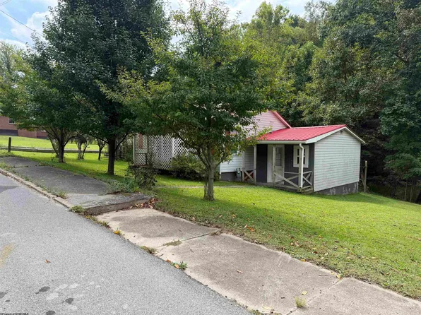 884 S Main St, Philippi, WV 26416