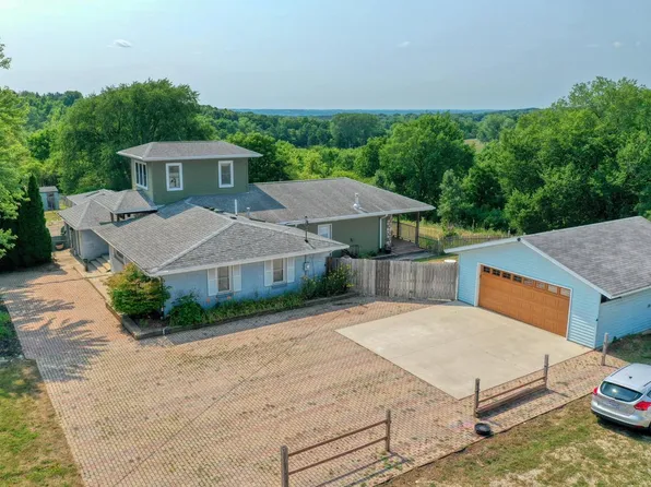 S73W23970 National AVENUE, Big Bend, WI 53103
