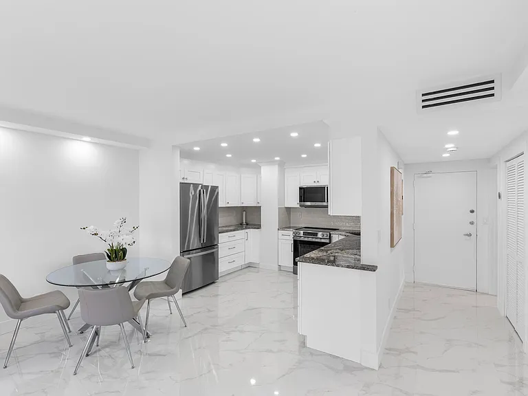 3800 Galt Ocean Dr #808 — Photo 9
