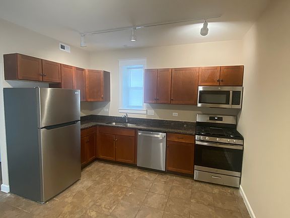 2nd image of 6639 S Woodlawn Ave #3