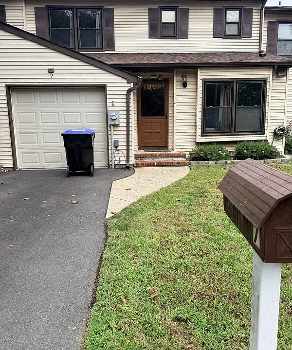 7 Hoffman Ct