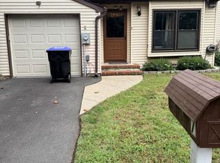 7 Hoffman Ct, East Brunswick, NJ 08816