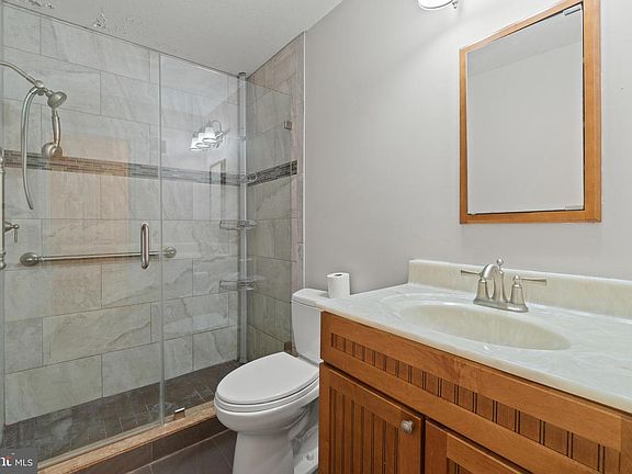 3rd image of 6021 River Forest Dr
