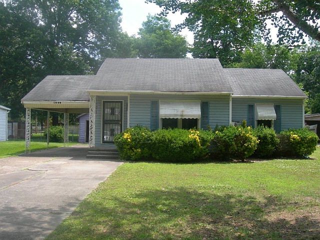 1st image of 1030 N Dyer Cir