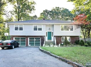 460 Weisch Ln, Wyckoff, NJ 07481