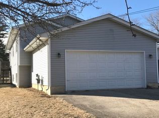 1833 Galilee Ave, Zion, IL 60099