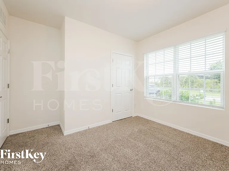 519 SW 29th Ter — Photo 11