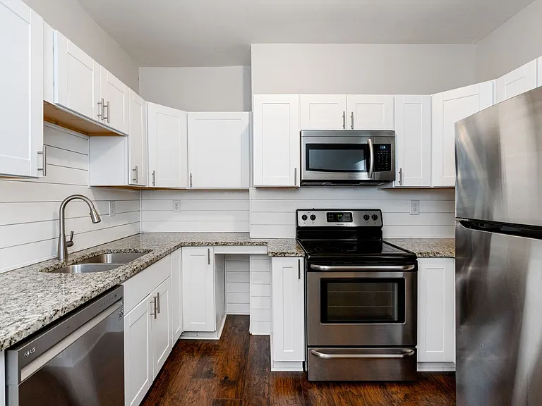1309 Lydia St — Photo 17