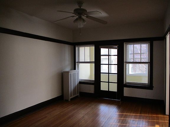 5th image of 3655 N Marshfield Ave APT 1