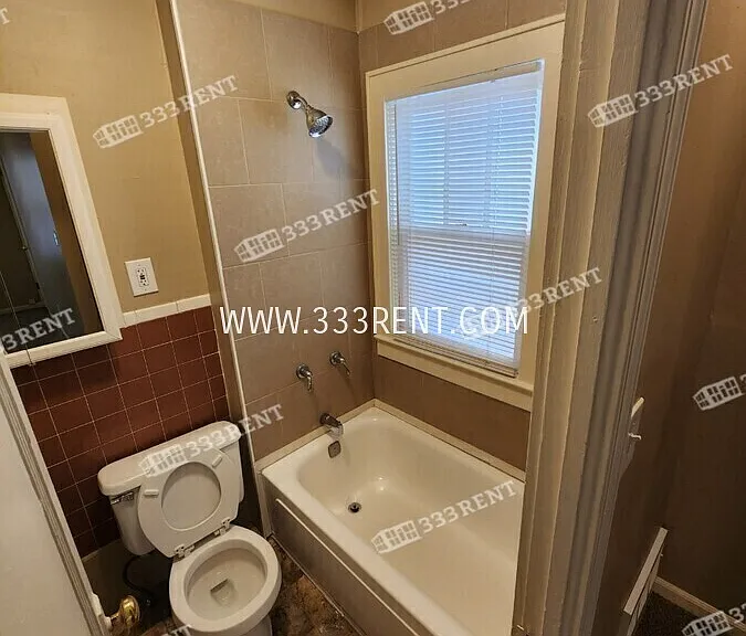 103 SE 7th St — Photo 9