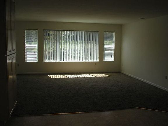 2nd image of 2842 Pine Creek Ct