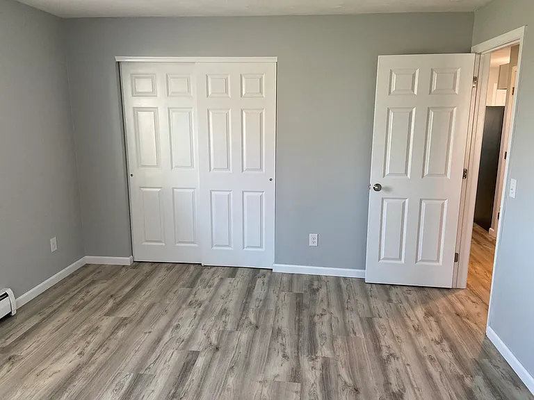 2-11 Winston Dr — Photo 3