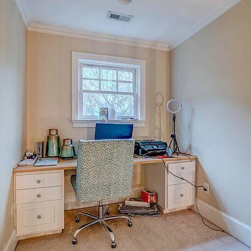 1050 Phillips Park Dr — Photo 8