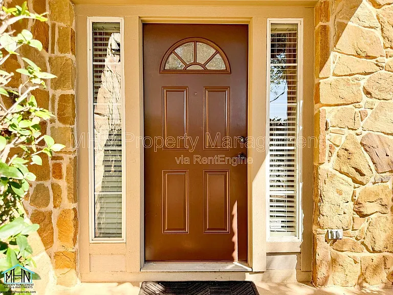 5630 Sendero Spg — Photo 3
