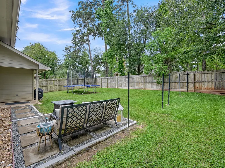3215 Canterbury Ln — Photo 38