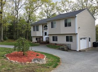 111 Pilgrim Ave, Coventry, RI 02816