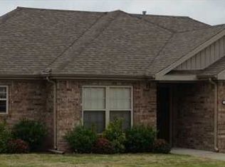 1301 Vineyard St, Pea Ridge, AR 72751