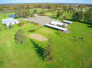 38 Fairway Dr, Grove City, PA 16127