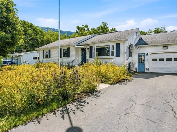8 Richardson Cir, Easthampton, MA 01027