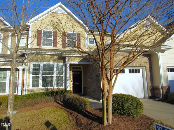 10102 Knotty Pine Ln, Raleigh, NC 27617