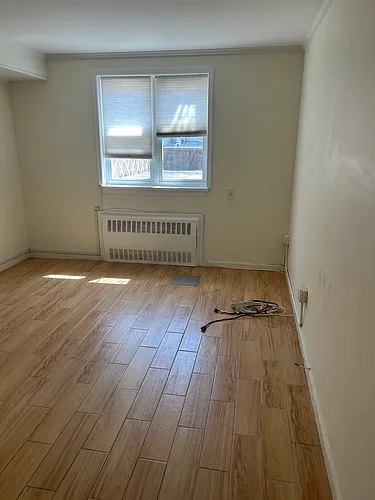 76th St Photo 1