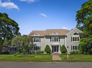 1 Stonecleave Ln, Swampscott, MA 01907