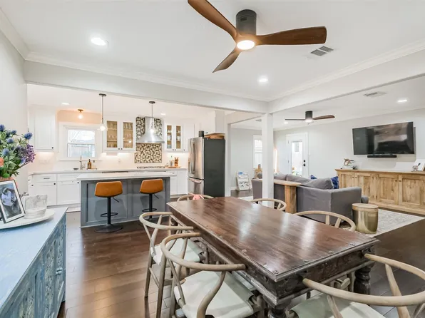 8502 Westview Dr, Houston, TX 77055